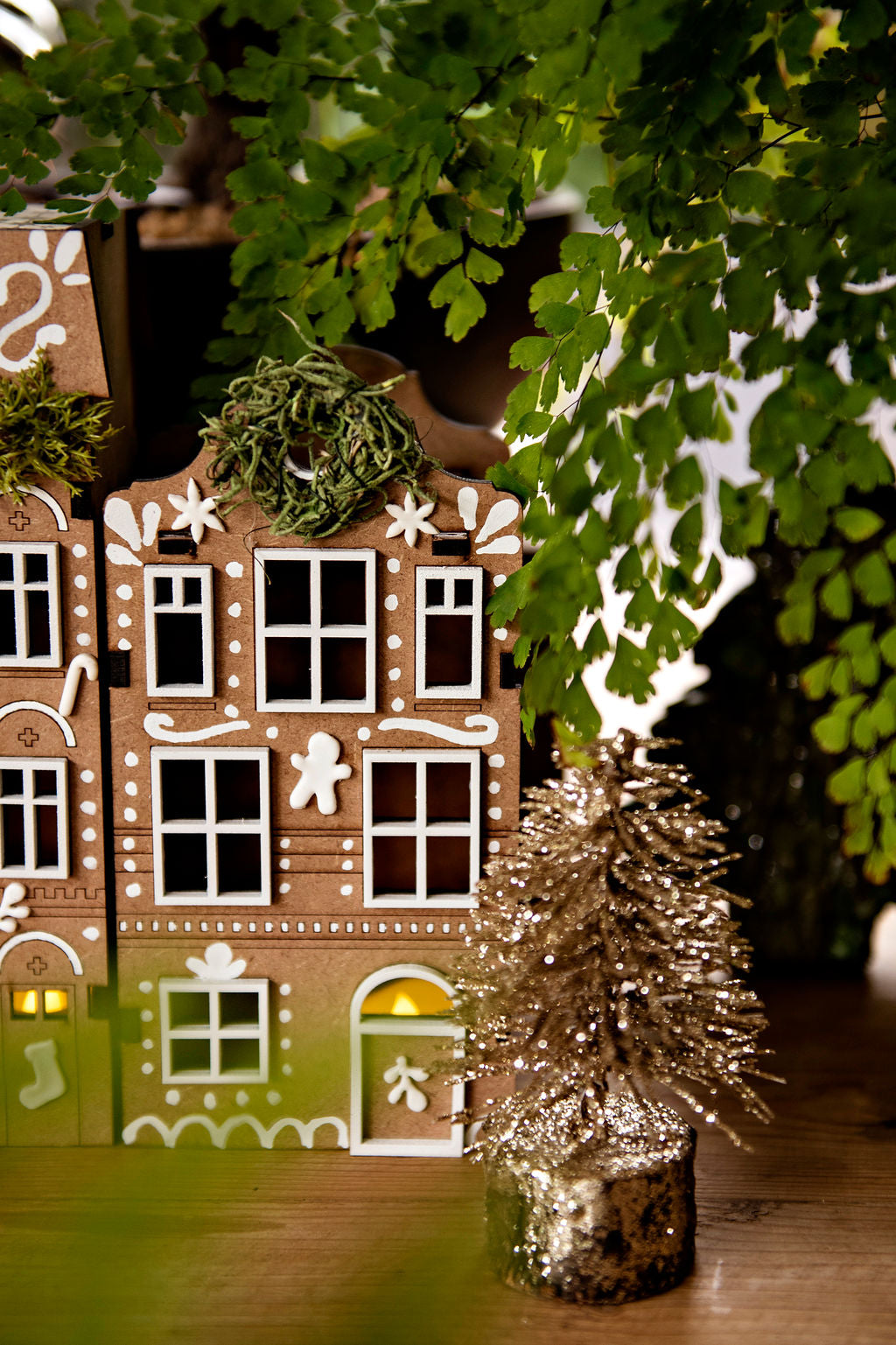 Christmas Gingerbread Tealight House no. 1