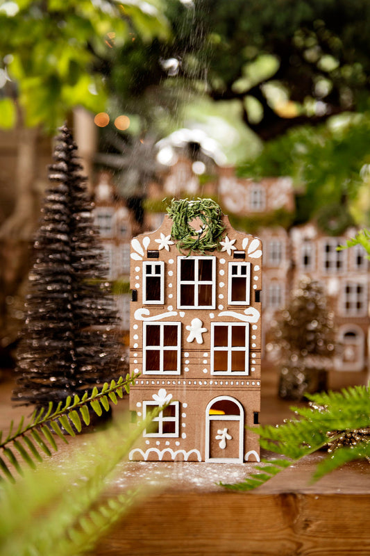 Christmas Gingerbread Tealight House no. 1