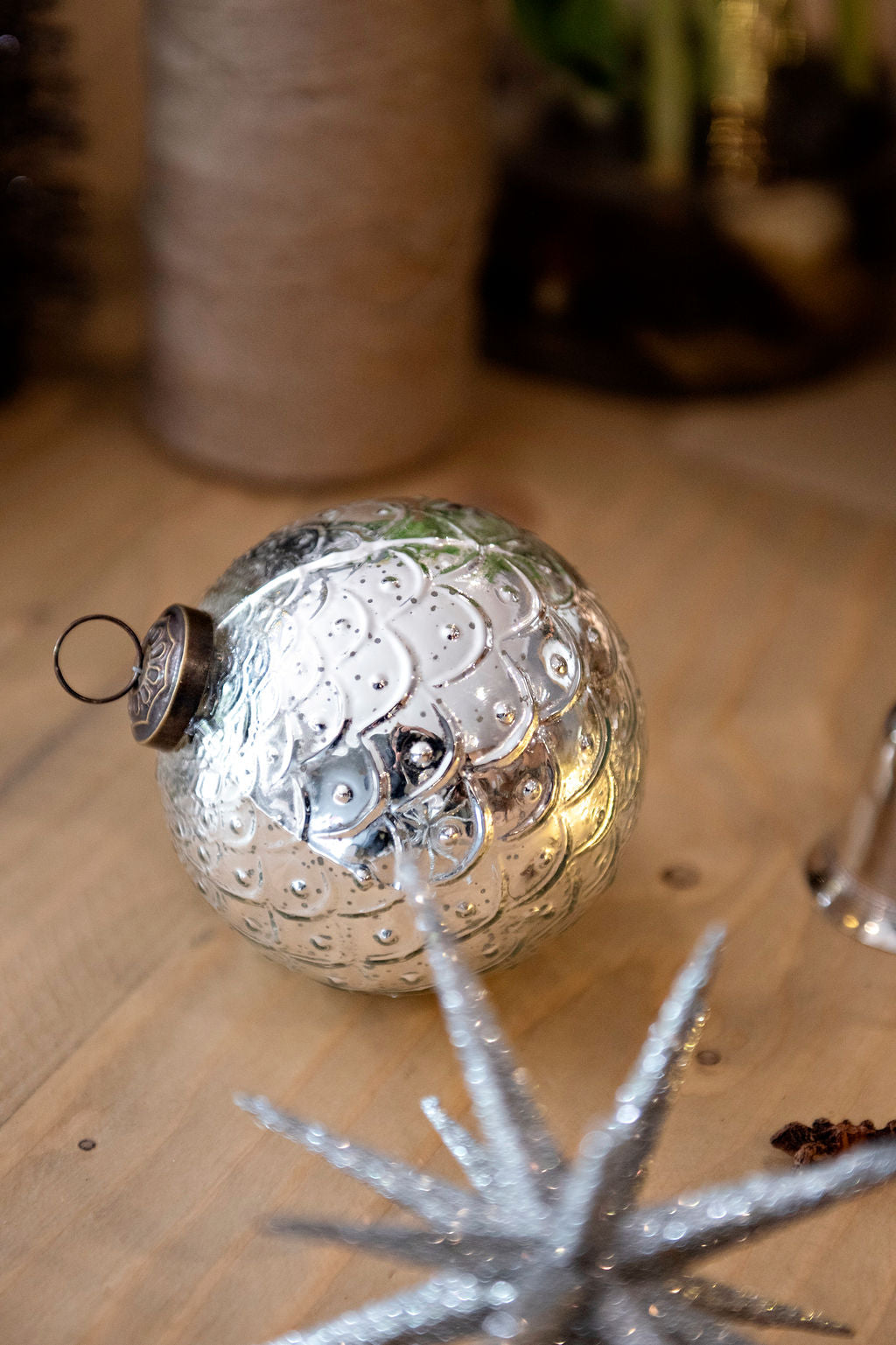 Vintage glass scalloped ball (XL)
