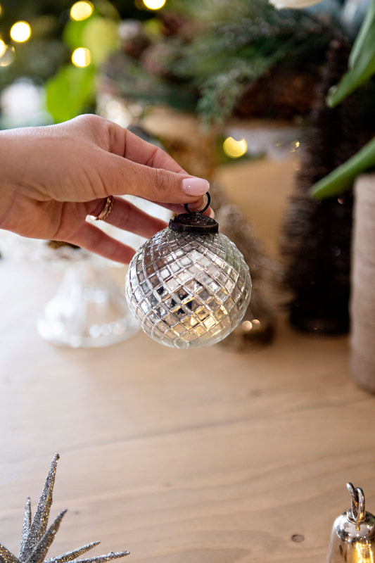 Vintage ornament in crisscross